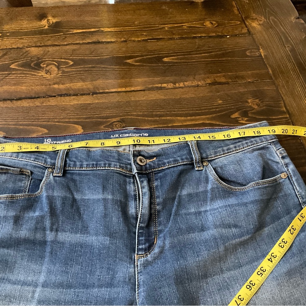 LIZ CLAIBORNE Curvy Fit Women's Blue Jeans - Picture 4 of 8